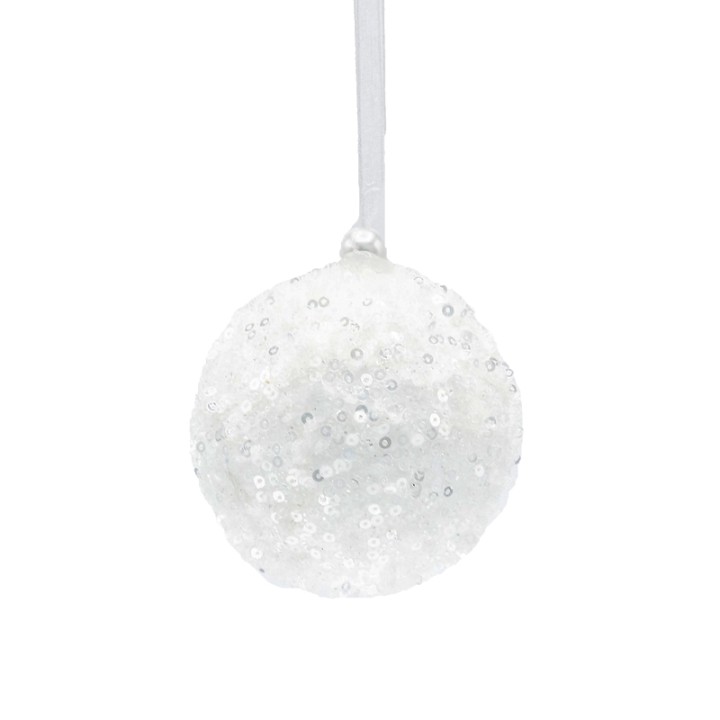 Boule scintillante blanche ornée de sequins, suspendue par un ruban délicat.