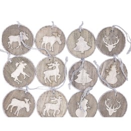 Douze décorations en bois, motifs festifs gravés : animaux, sapins et bonhommes de neige.