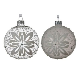 Boules de Noël blanches ornées de motifs argentés et de brillants, élégance festive.