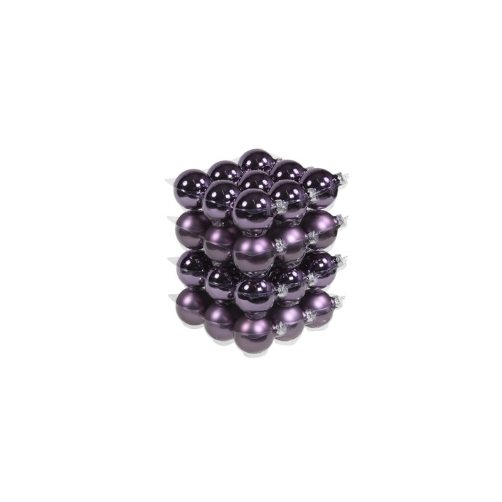 Boules de Noël violettes brillantes, empilées en une structure géométrique.