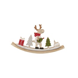 Renne en bois décoré avec des cadeaux et des sapins, couleurs vives et festive ambiance.