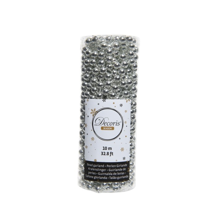 Rouleau de perles argentées brillantes sur fond blanc, longueur de 10 mètres.