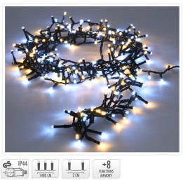 Guirlande lumineuse aux ampoules blanches et bleues sur fond noir, festive et scintillante.
