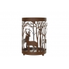Lanterne en métal découpé, motifs d'arbres et cerfs, verre transparent, style rustique.
