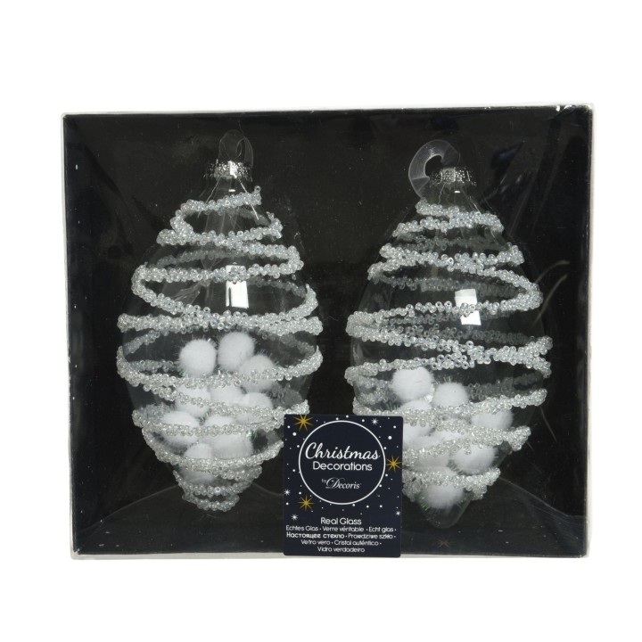 Deux ornements de Noël en forme de cône, décorés de perles blanches et de pompons.