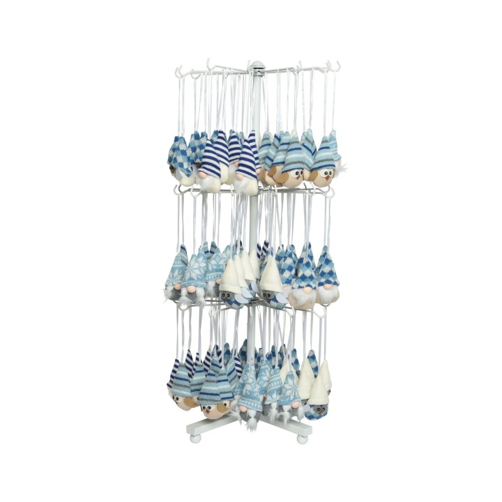Poupées en tissu aux teintes bleues et blanches, suspendues sur un support en métal.