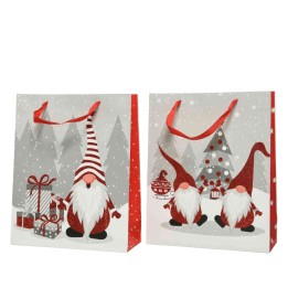 Sacs cadeaux festifs avec gnomes, sapins et flocons, aux teintes rouges et grises.