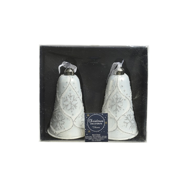 Deux cloches blanches ornées de motifs enneigés, présentées dans une boîte élégante.