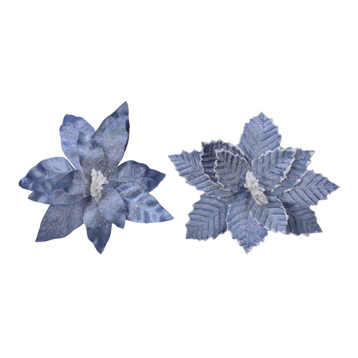 Fleurs stylisées en tissu aux nuances de bleu, aux pétales délicatement découpés.