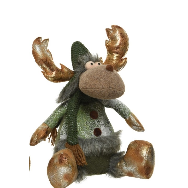 Renne en peluche aux couleurs douces, avec des bois dorés et un bonnet vert.