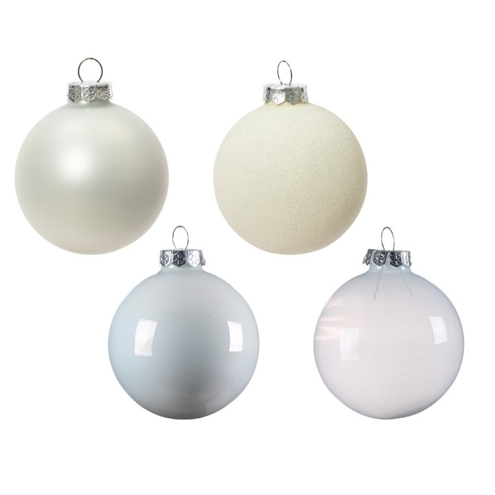 Quatre boules de Noël aux teintes blanches, satinées et brillantes, avec des embouts argentés.