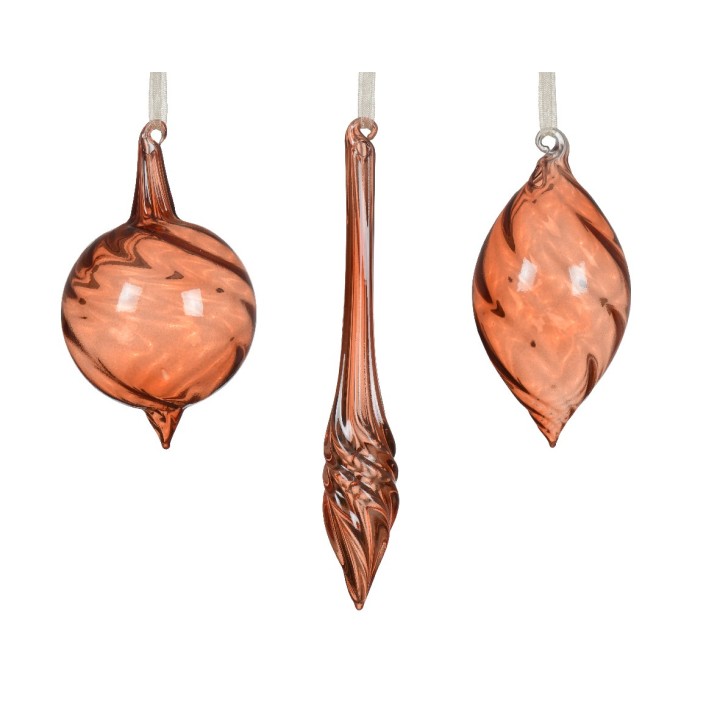 Ornements en verre soufflé, nuances de rose, formes variées et élégantes.