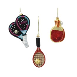 Ornements de Noël en forme de raquettes de tennis et de sac, couleurs vives et détails dorés.