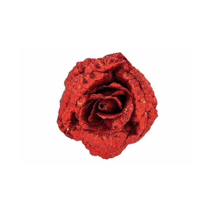 Rose rouge scintillante, pétales texturés, brillance éclatante sur fond blanc.