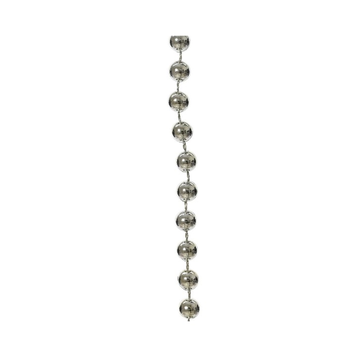 Chaîne de perles métalliques brillantes, alignées verticalement sur fond neutre.