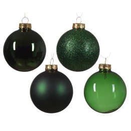Quatre boules de Noël vertes aux textures variées : brillante, mate, pailletée et translucide.