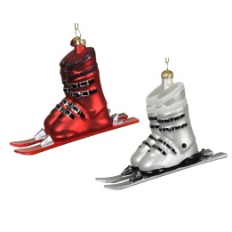 Bottes de ski décoratives en rouge et blanc, brillantes, sur des skis argentés.