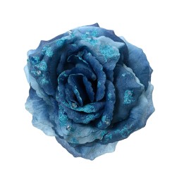 Rose en tissu bleu agrémentée de paillettes brillantes, délicates et raffinées.