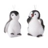 Deux adorables pingouins en peluche, doux et moelleux, avec un contraste de noir et blanc.