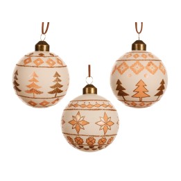 Boules de Noël blanches ornées de motifs dorés et de sapins stylisés.