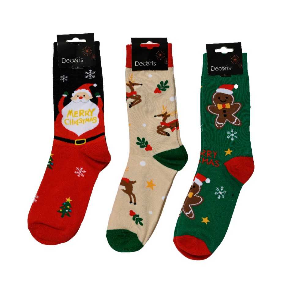 Chaussettes festives aux motifs de Noël : père Noël, rennes et bonhomme en pain d'épice.