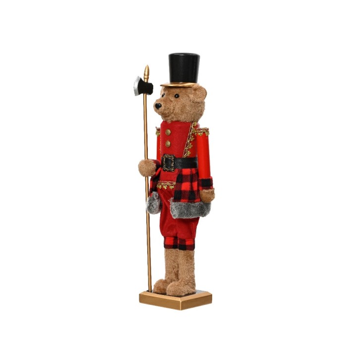 Ours en costume rouge avec chapeau haut de forme, tenant une hache, décoratif et festif.