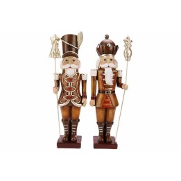 Deux soldats en bois coloré, avec des uniformes détaillés et des accessoires festifs.