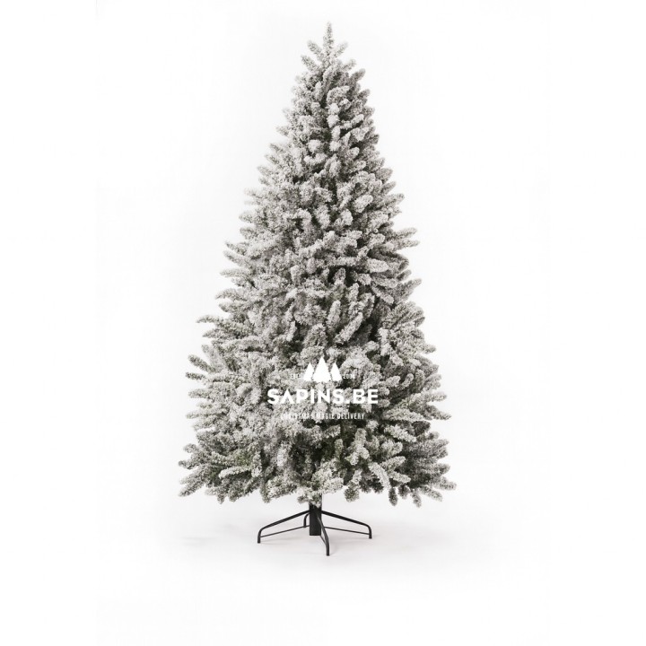 Sapin artificiel enneigé, élégant, en forme conique, sur support noir.