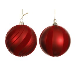 Deux boules de Noël rouges brillantes, l'une rayée et l'autre lisse, suspendues.