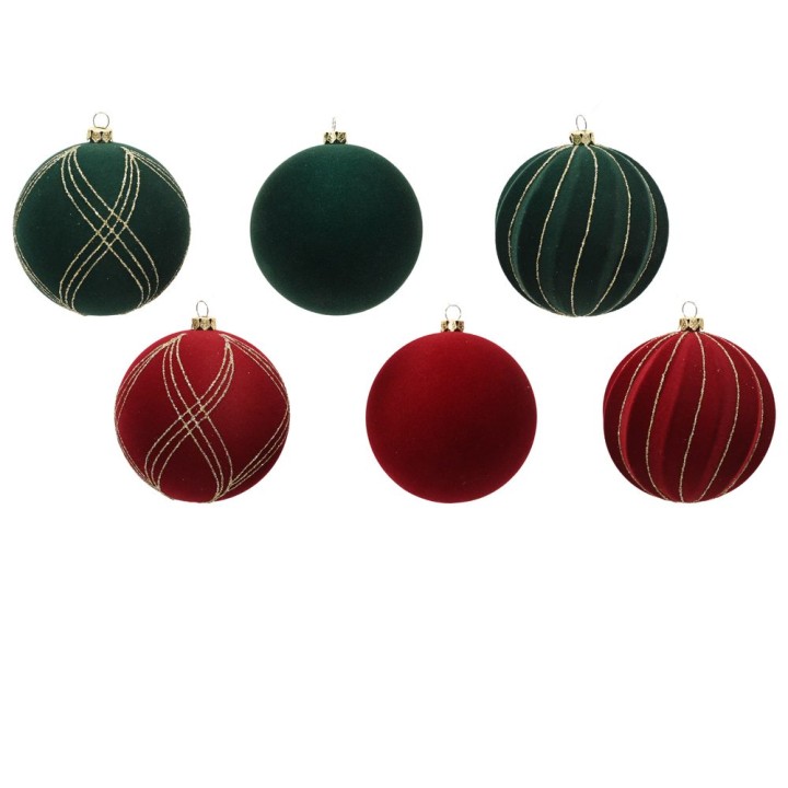 Boules de Noël en velours vert et rouge, ornées de motifs dorés élégants.