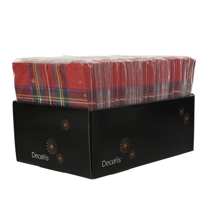 Serviettes en papier rouges à motifs tartan, présentées dans un emballage noir élégant.
