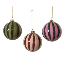 Boules de Noël brillantes aux rayures colorées et dorées, suspendues avec élégance.