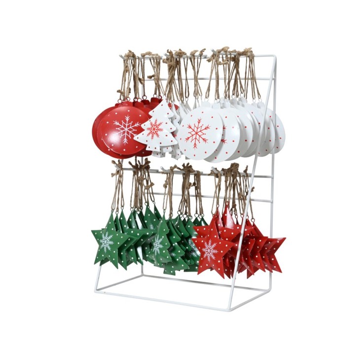 Ornements de Noël colorés : rouges, verts et blancs, suspendus sur un support en métal.