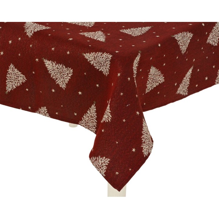 Nappe rouge ornée de sapins et d'étoiles blanches, évoquant la magie des fêtes.