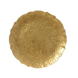 Assiette ronde dorée avec un motif martelé et des bords festonnés.