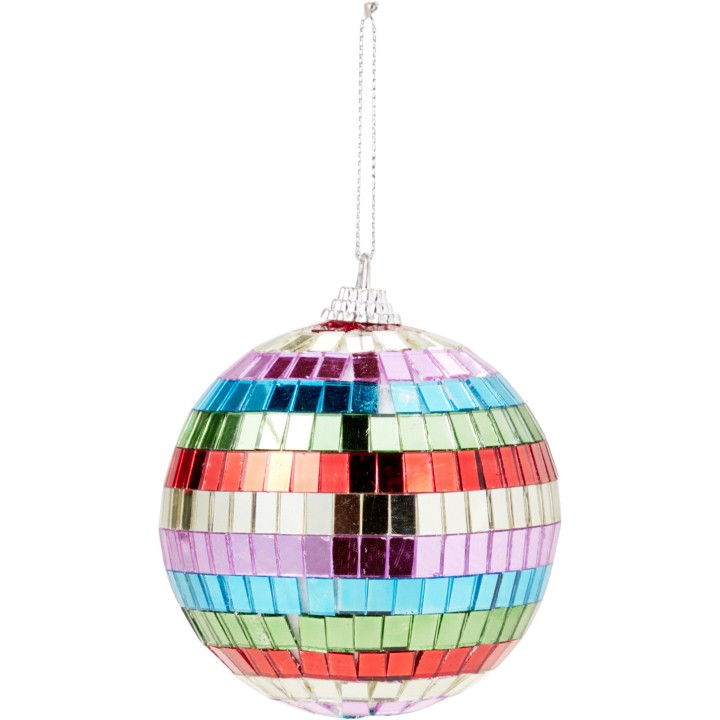 Boule à facettes colorée avec des reflets brillants en métal, suspendue élégamment.