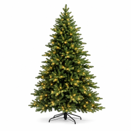 Sapin de Noël artificiel vert, parsemé de lumières dorées, sur un support noir.