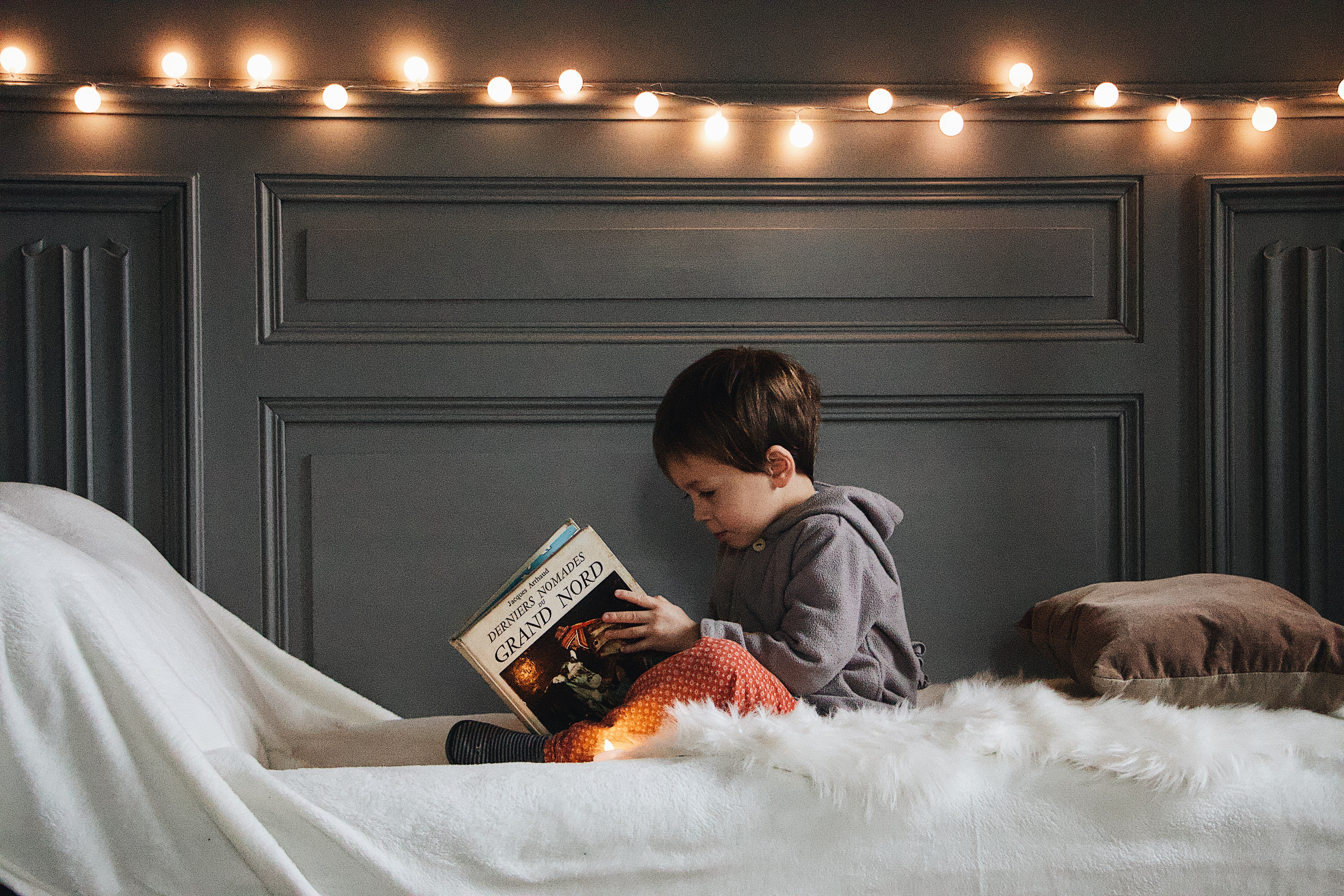 Guirlande lumineuse dans une chambre d'enfant