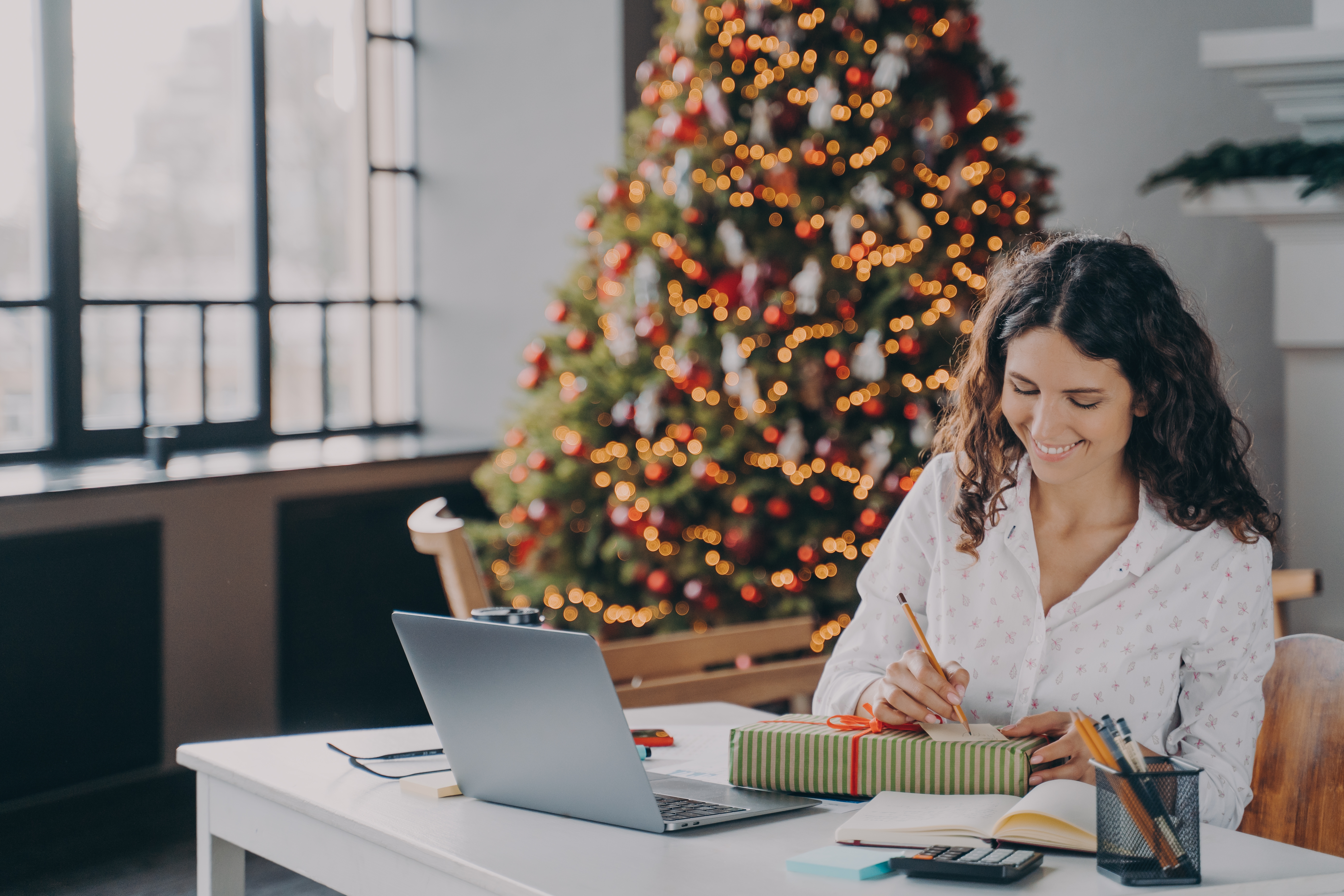 Décorez votre bureau de façon festive et professionnelle à Noël