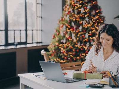 Un sapin de Noël artificiel pour votre entreprise, oui, mais lequel choisir ?